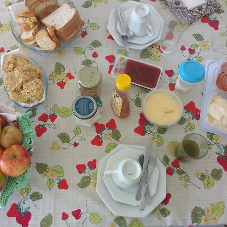 Um Quarto Em Casa Agradavel Переке Екстериор снимка